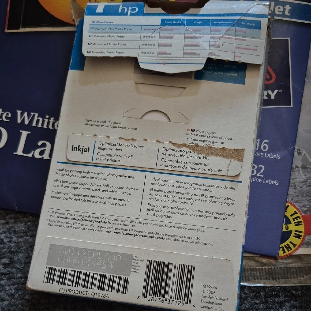 HP Premium Plus High Gloss Photo Paper - Blue and White